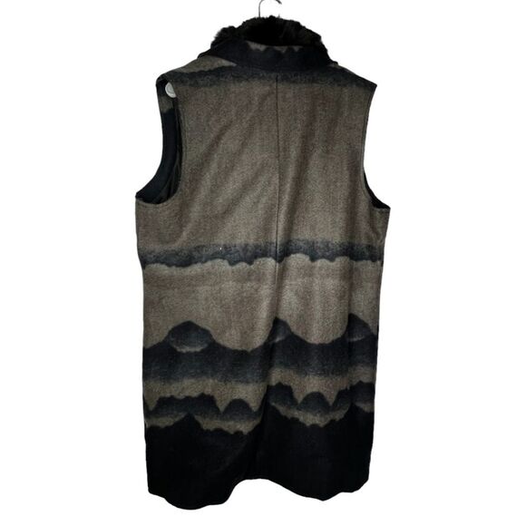 Democracy Long Vest with Fur - Picture 4 of 6